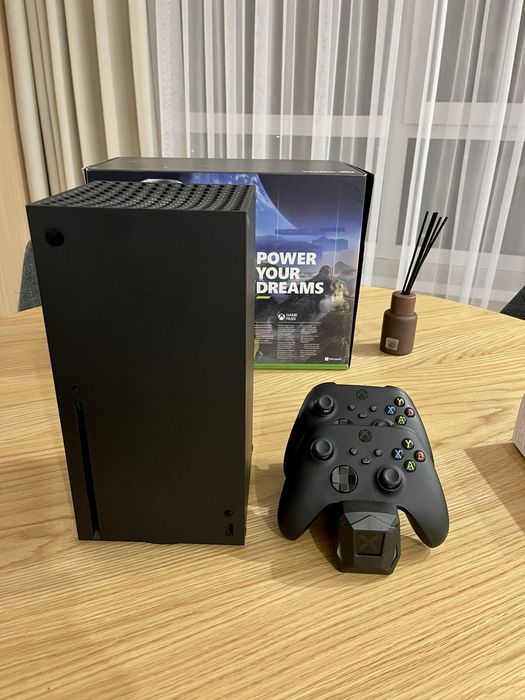 Консоль XBOX X 1 TB + 2 геймпада, Gamepass Ultimate