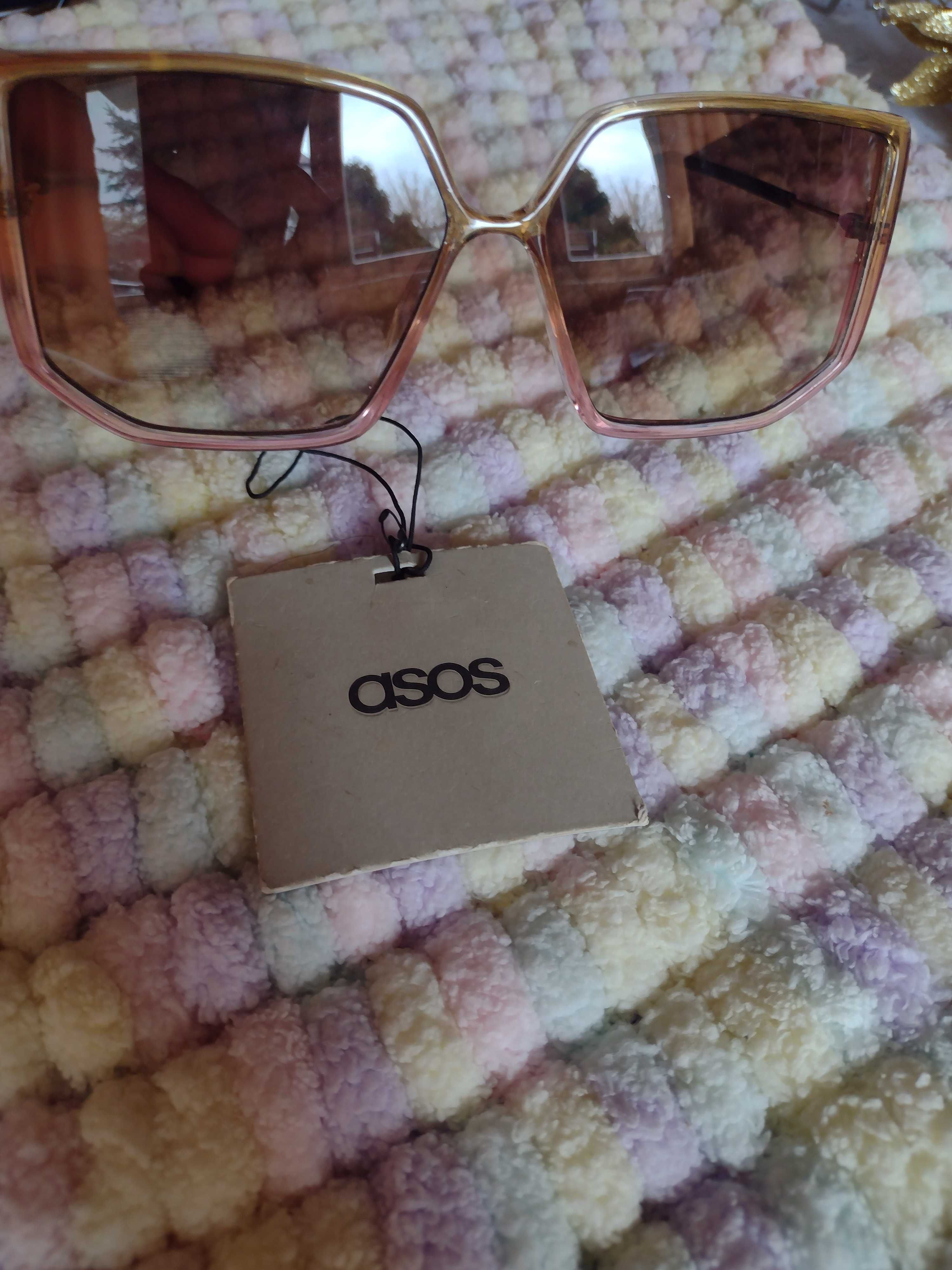 ASOS/ Geometryczne okulary przeciwsłoneczne z Londynu