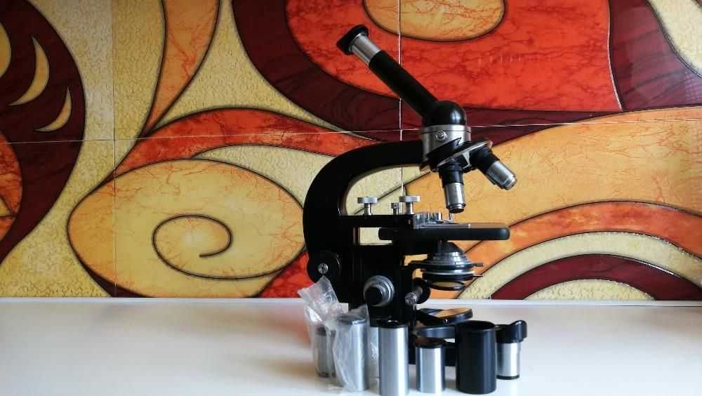 Oryginalny mikroskop carl zeiss jena z lat 80-tych