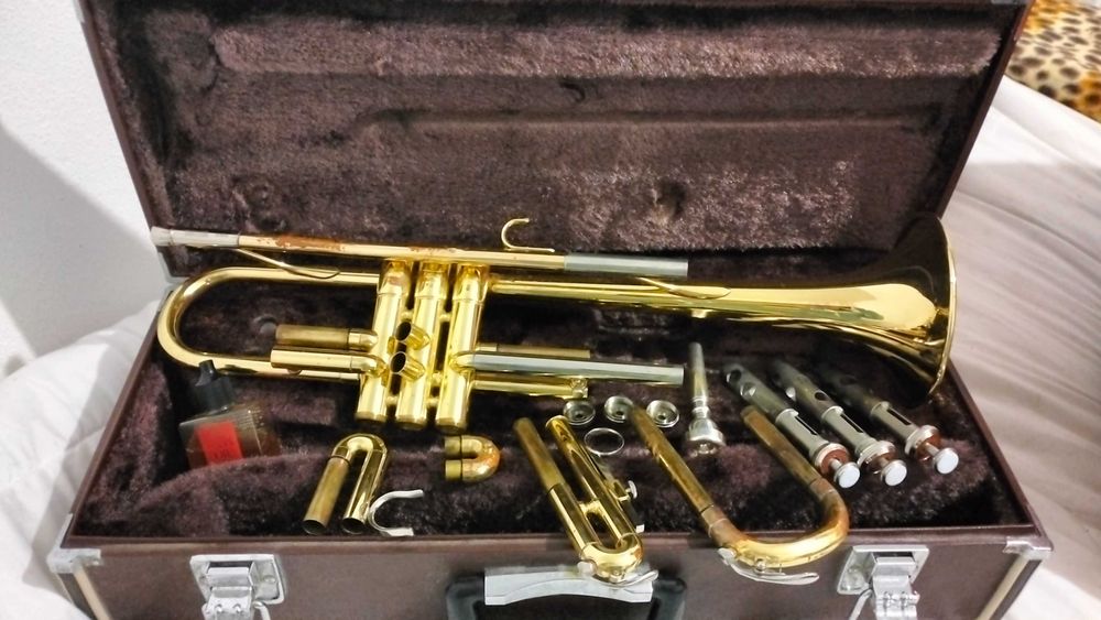 Trompete Yamaha YTR 2320E