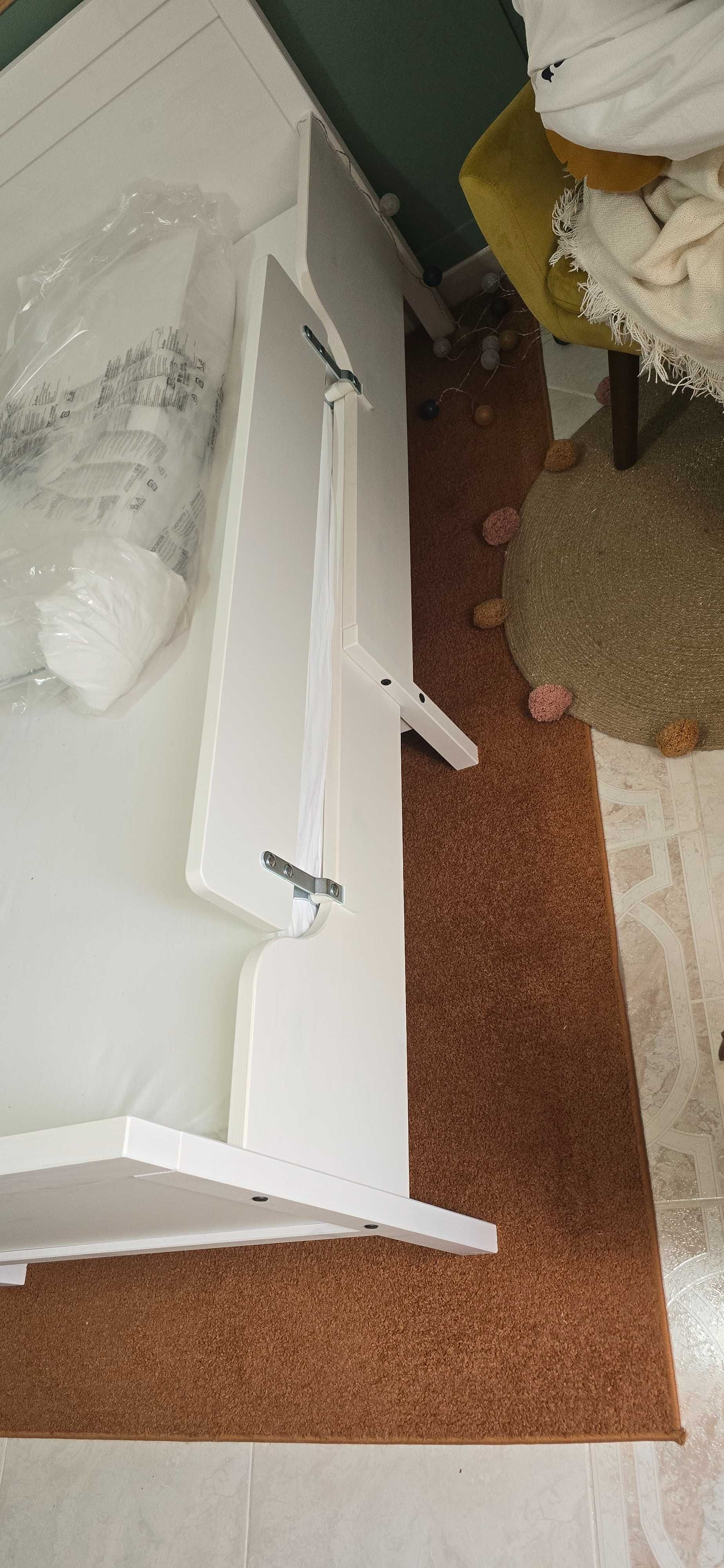Vendo Cama de criança  com colchão e suportes laterais