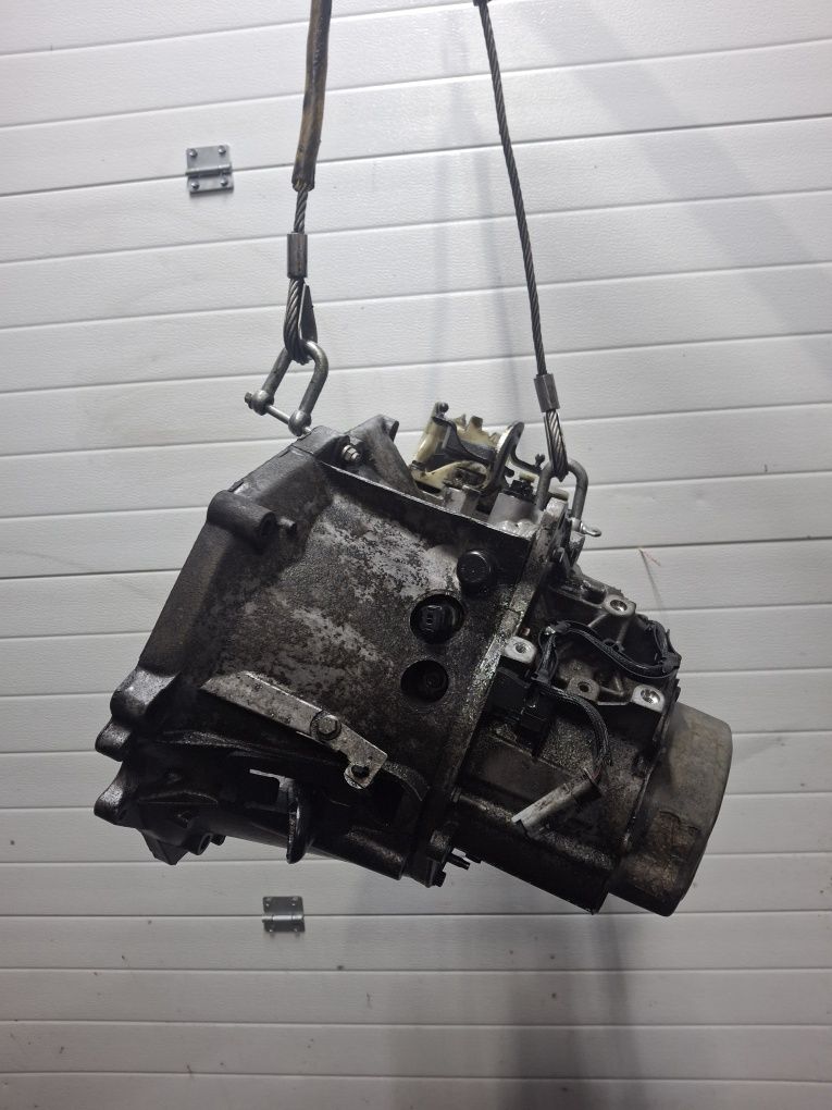 Skrzynia biegów 1.6 ehdi Citroën c4 cactus 14r