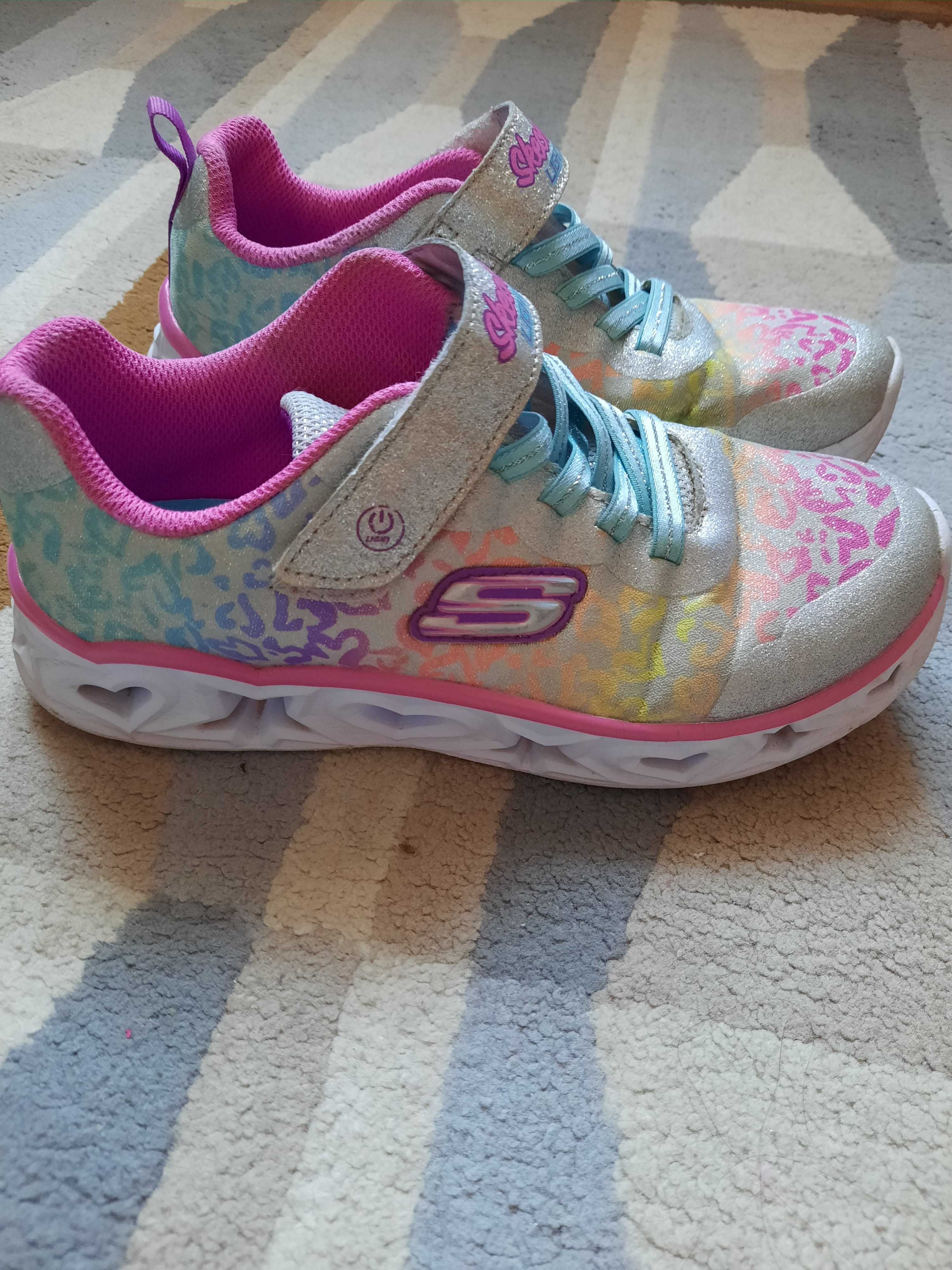 Buty świecące Skechers dla dziewczynki rozmiar 35 w dobrym stanie