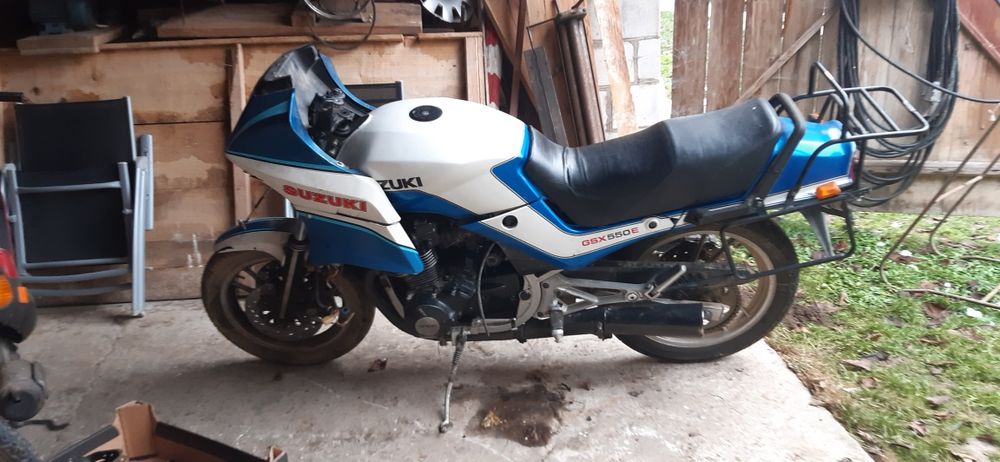 Susuki GSX550E motocykl ma części z papierami zarejestrowany