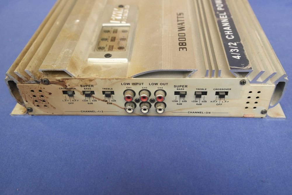 Автомобильный усилитель V12 AOK-V705