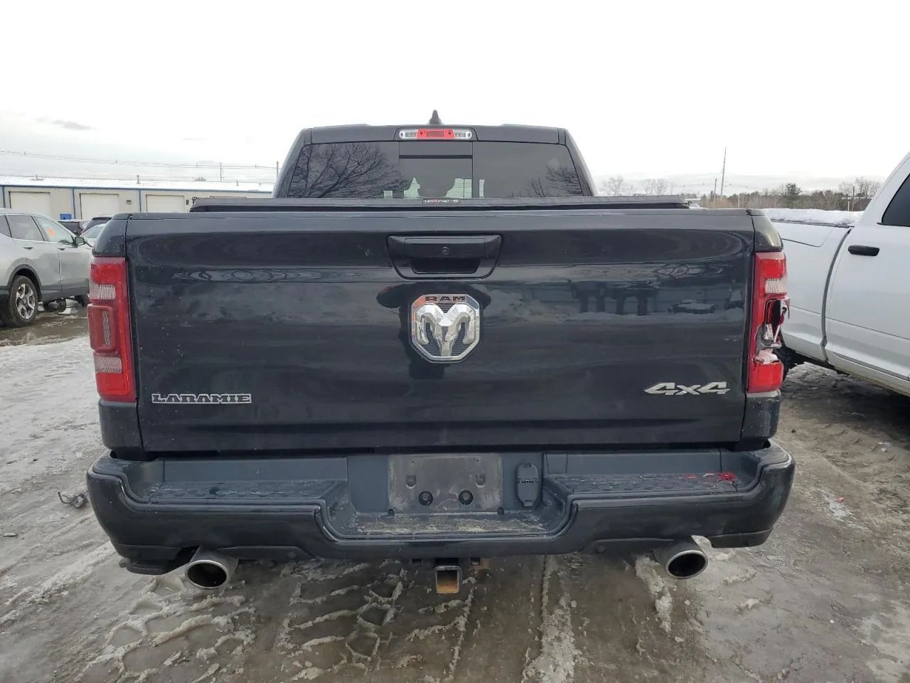 RAM 1500 LARAMIE 5.7 V8 HEMI 4x4 AWD Automat Duży LCD Kamera Świetny Stan !!!