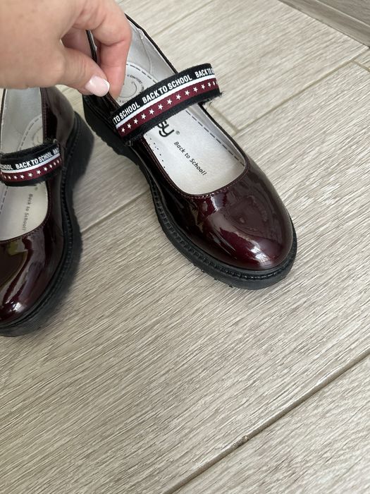 Туфли на девочку в школу