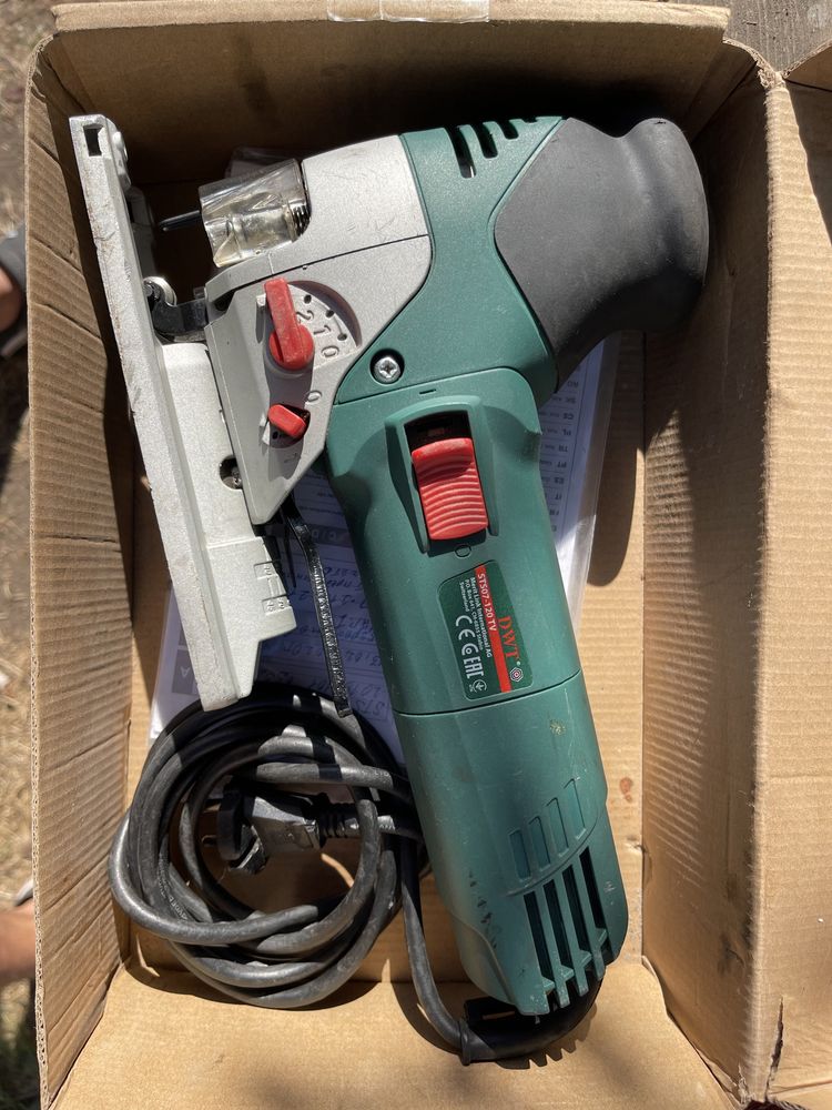 Продам електролобзик DWT STS07-120 TV