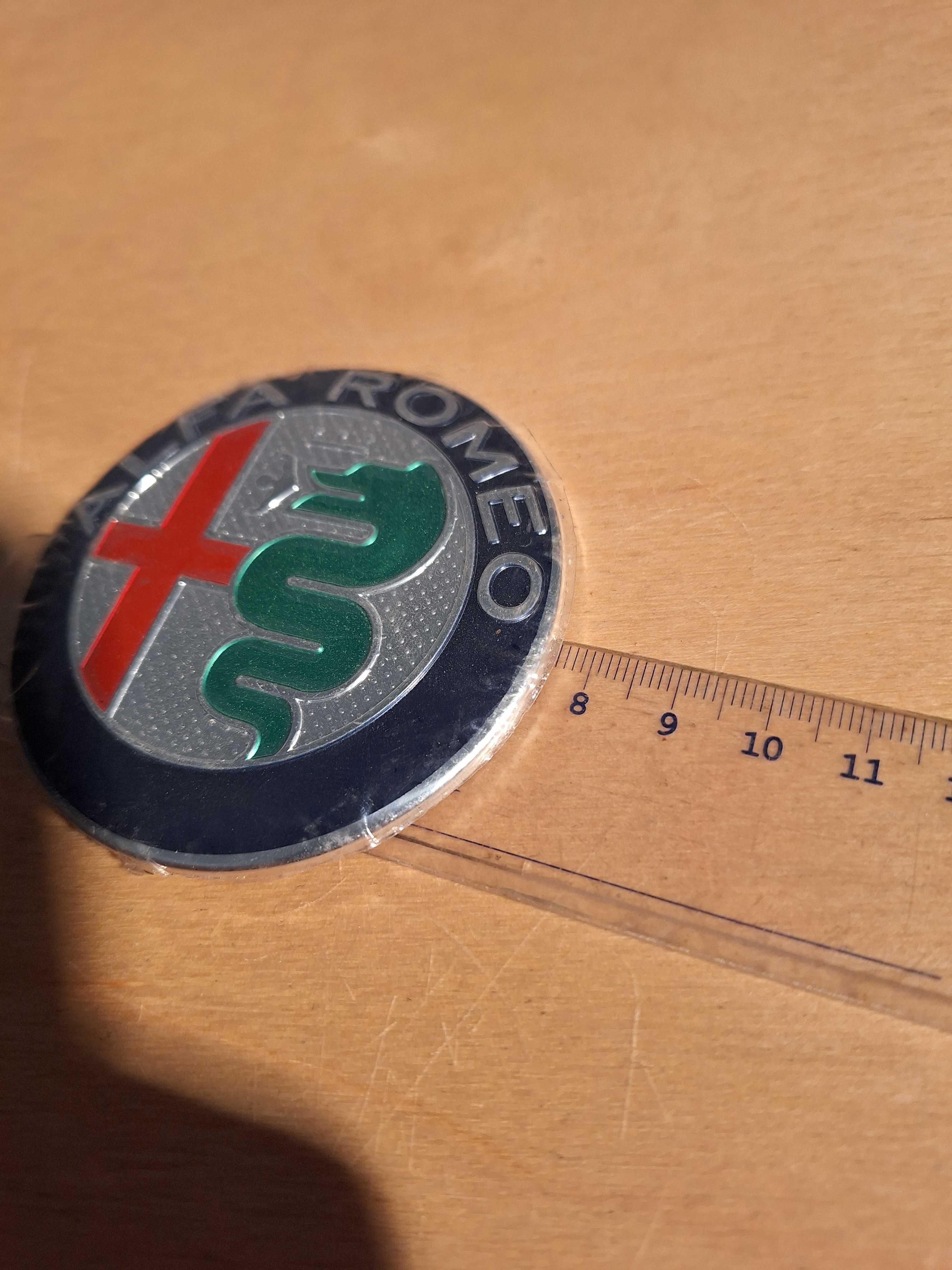 Znaczek Nowy Alfa ROmeo fi40