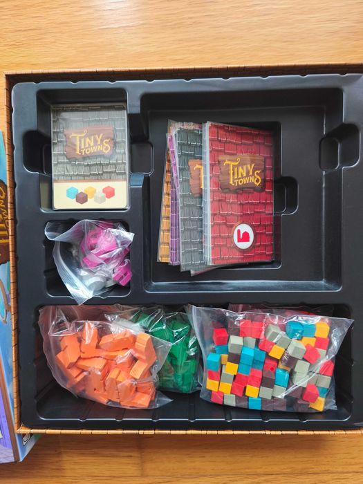 Jogos Tabuleiro NOVOS- Wingspan Mercado de Lisboa Tiny Towns Rossio