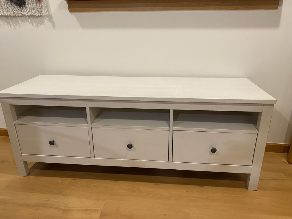 Movel tv branco bom estado