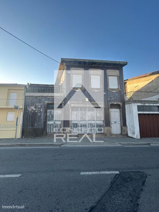 Prédio Urbano (Milheirós - Rot 2+1) - Aos Investidores