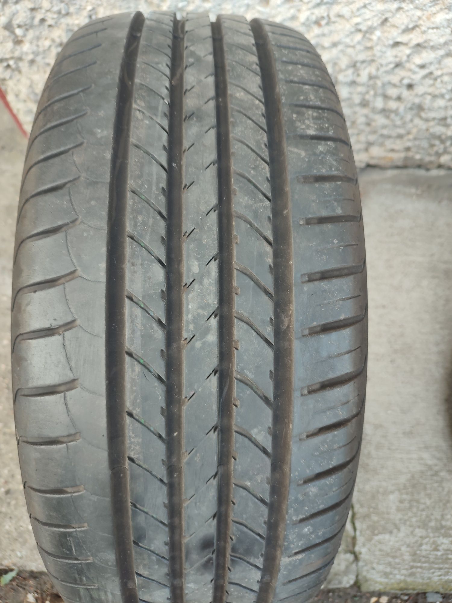 Pojedyncza opona Good Year Efficient Grip 205/50/17 89V