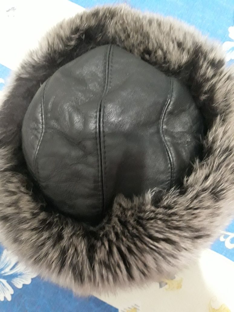 Продам хутряну шапку, майже нова.