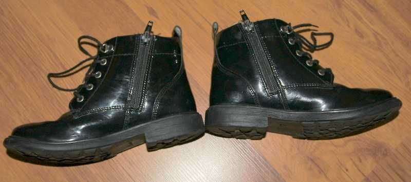 Kozaczki botki CLARKS lakierowane eleganckie 20cm r 30