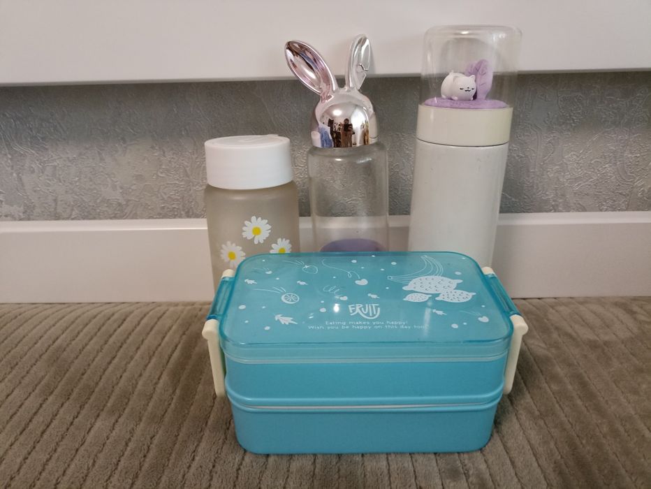 Пляшки для води, ланчбокс