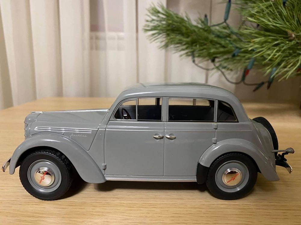 Москвич-401 в масштабе 1:18