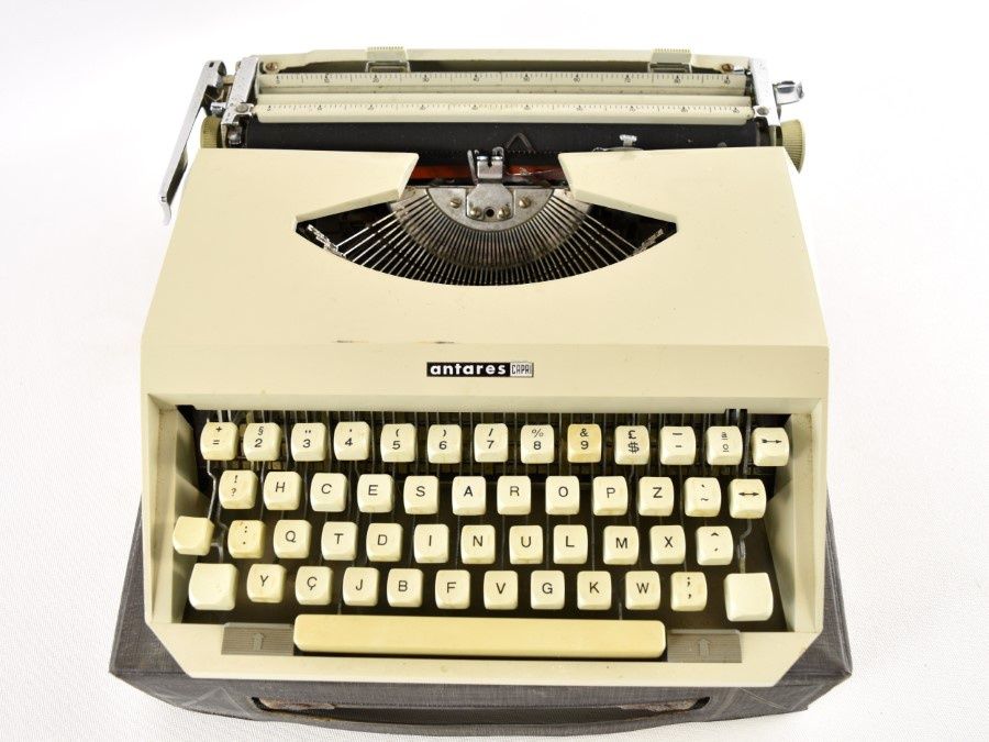 Máquina de Escrever Antares Capri