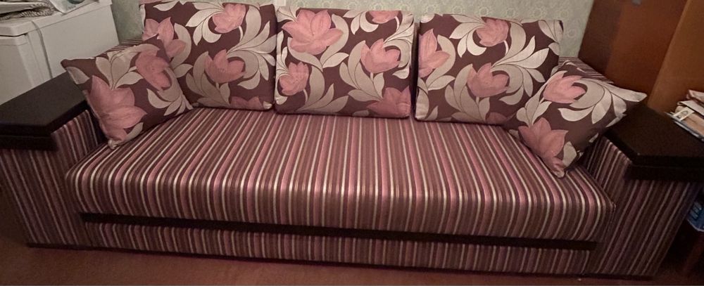 Диван двуспальний