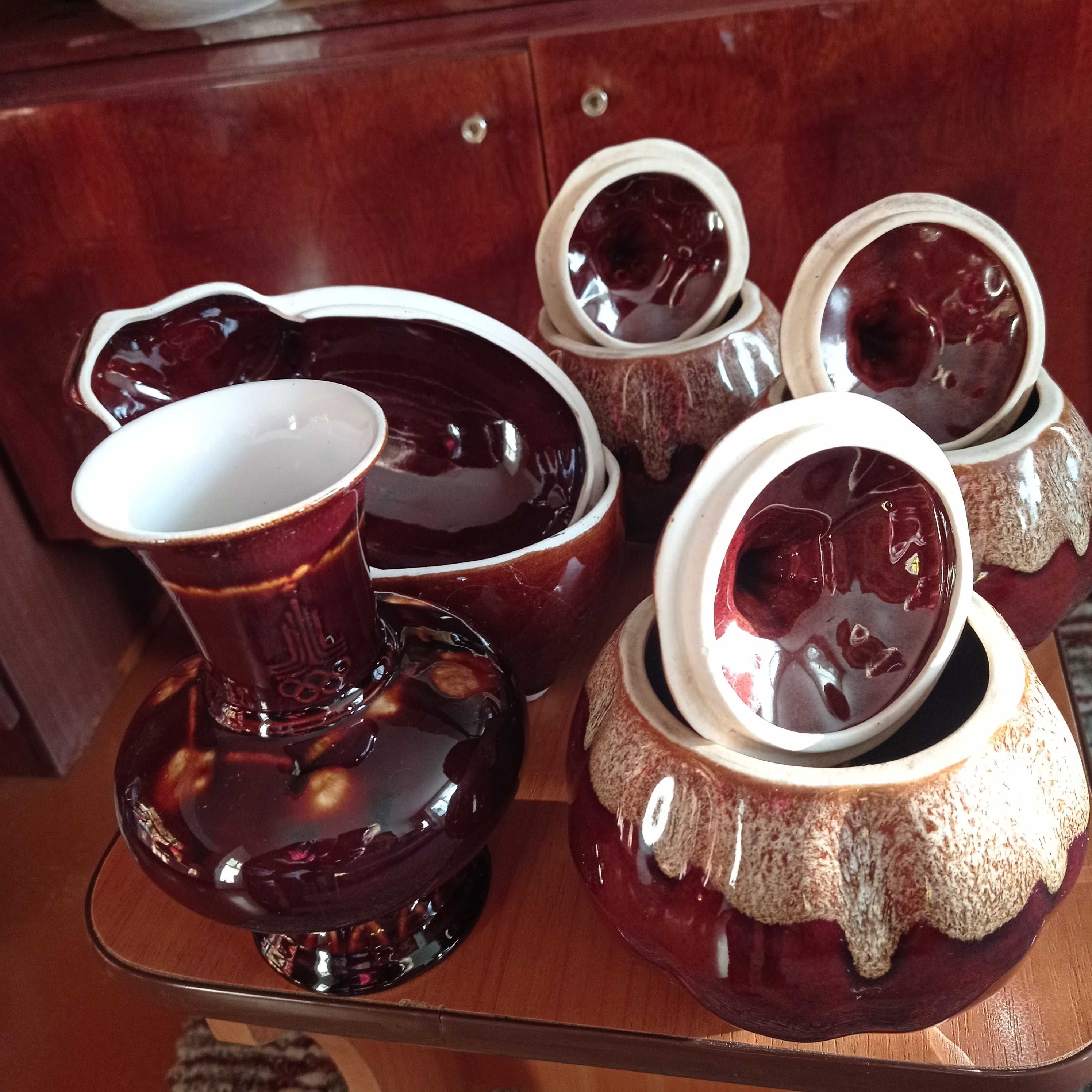 чайник , горшочки для запекания, ваза с олимп.символикой