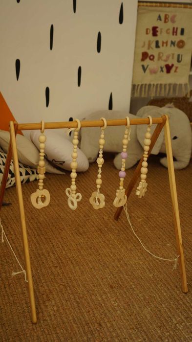 На виписку Подарунок Тренажер Монтессорі Підлоговий Мобіль з підвісами