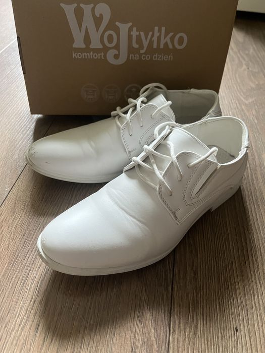 Sprzedam buty komunijne dla chłopaka :)
