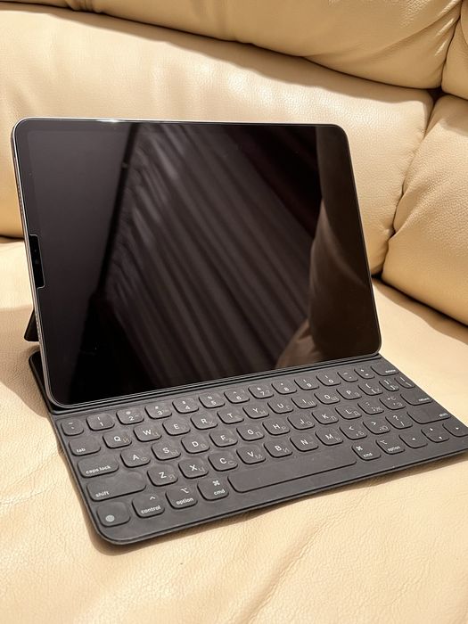 Чехол клавиатура Apple Smart Folio for IPad 11 pro , Air 4, Air 5