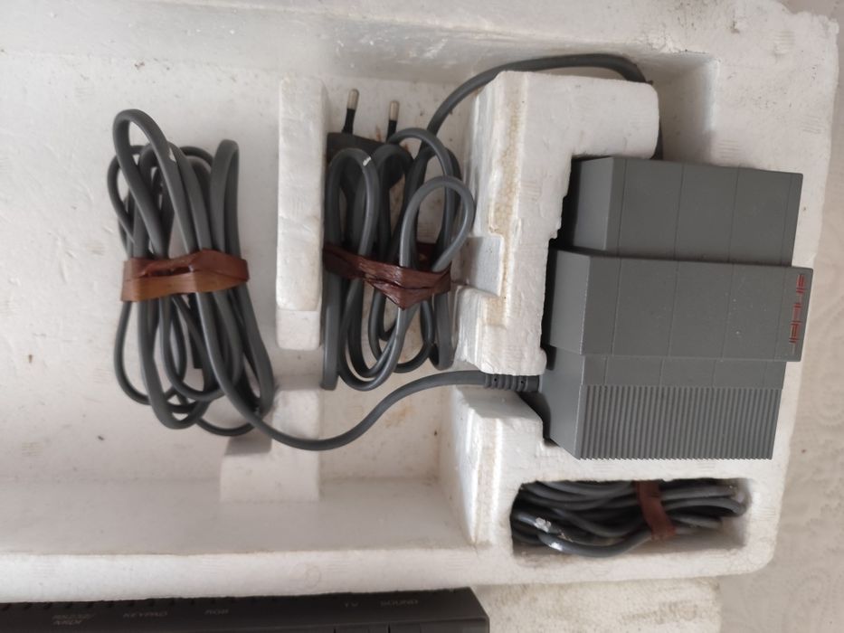 Spectrum ZX +2 a funcionar ainda com caixa.
