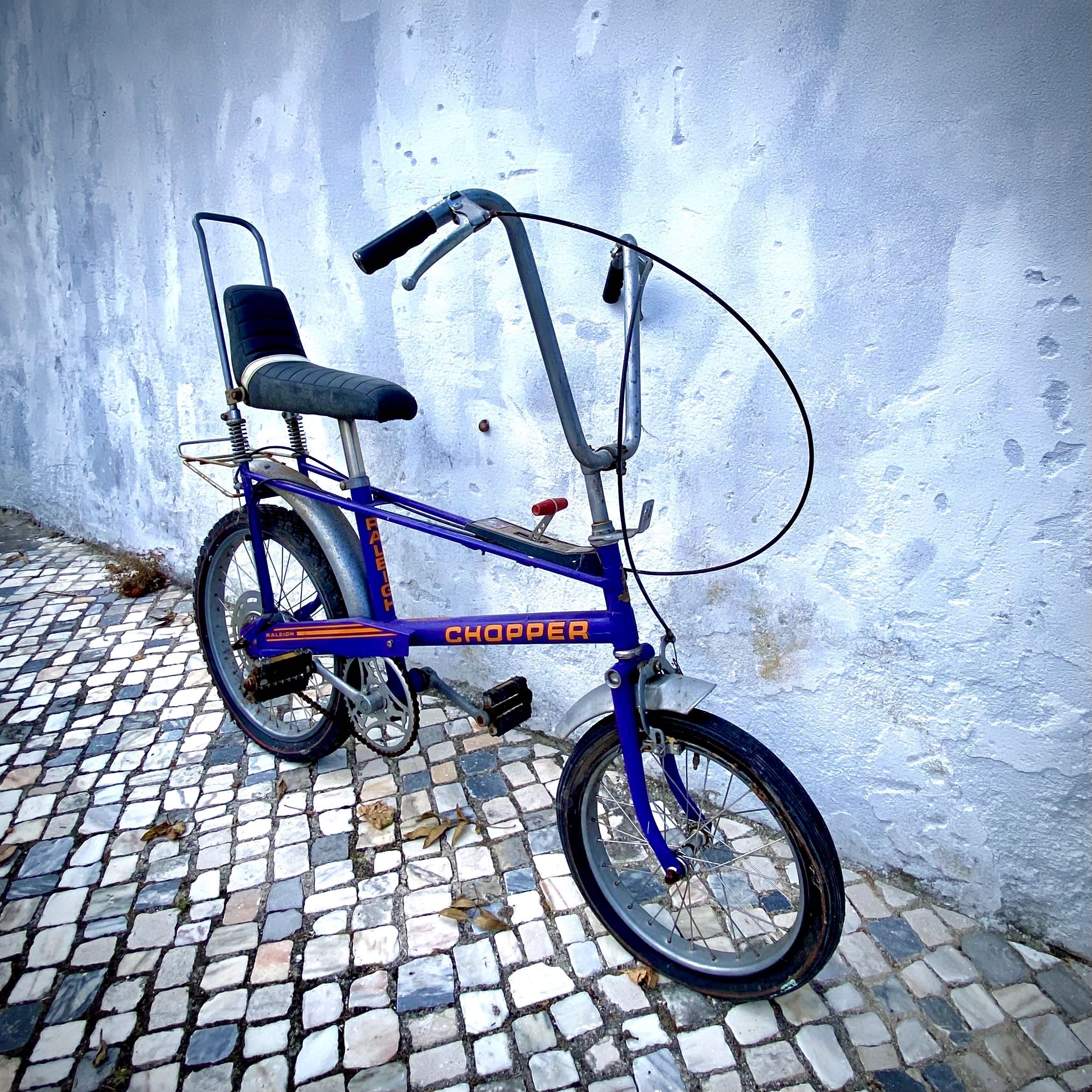 Bicicleta Raleigh Chopper Mk2 dos anos 70 para restauro.