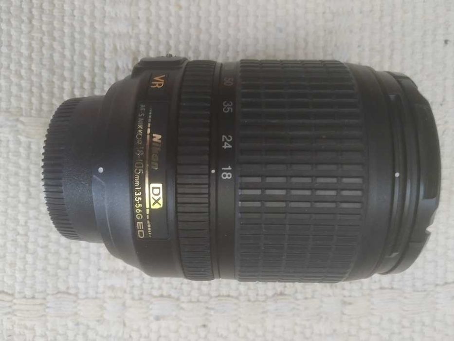 Хороший стан, об'єктив Nikon AF-S DX NIKKOR 18-105mm f3.5-5.6G ED VR