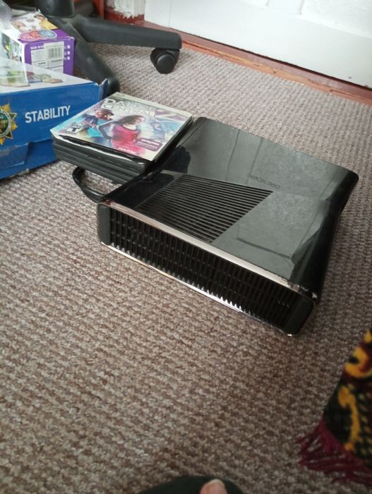 Продам ігрову приставку xbox 360
