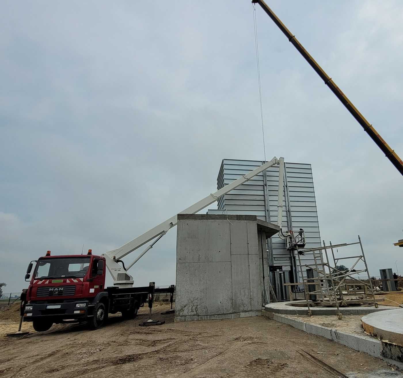 Podnośnik terenowy 4x4 zwyżka wysięgnik wynajem usługi 27 35 37m 600kg