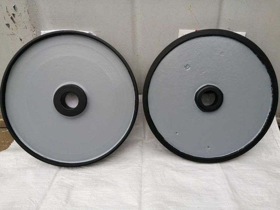 блины, гири, гантели, спортинвентарь.