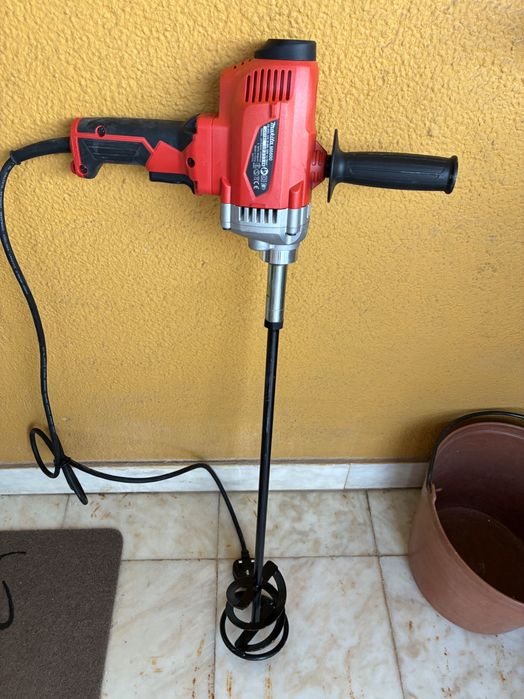 Misturadora Makita novíssima a estrear