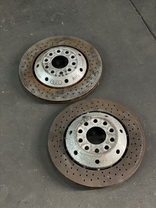 Discos traseiros Audi RS6 C5 originais flutuantes e perfurados