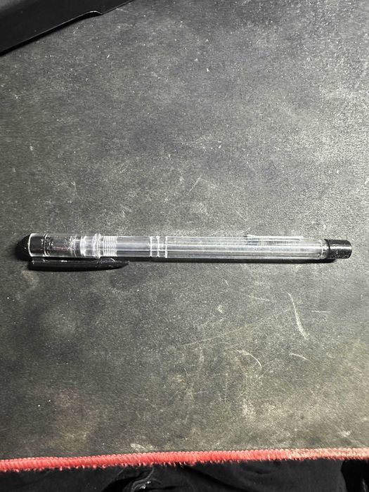 długopis czarny żelowy