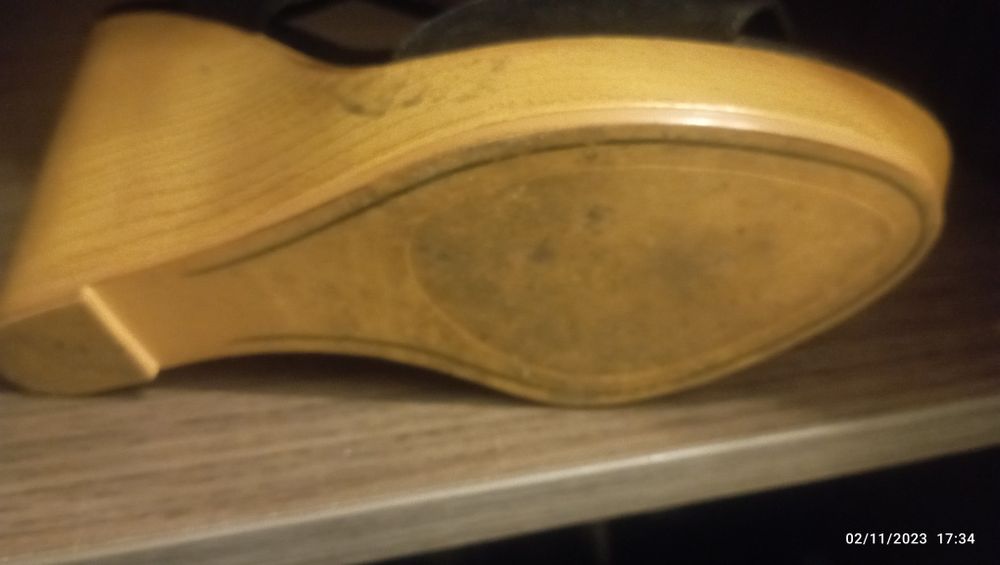 Sandália de cunha pretas, Bershka