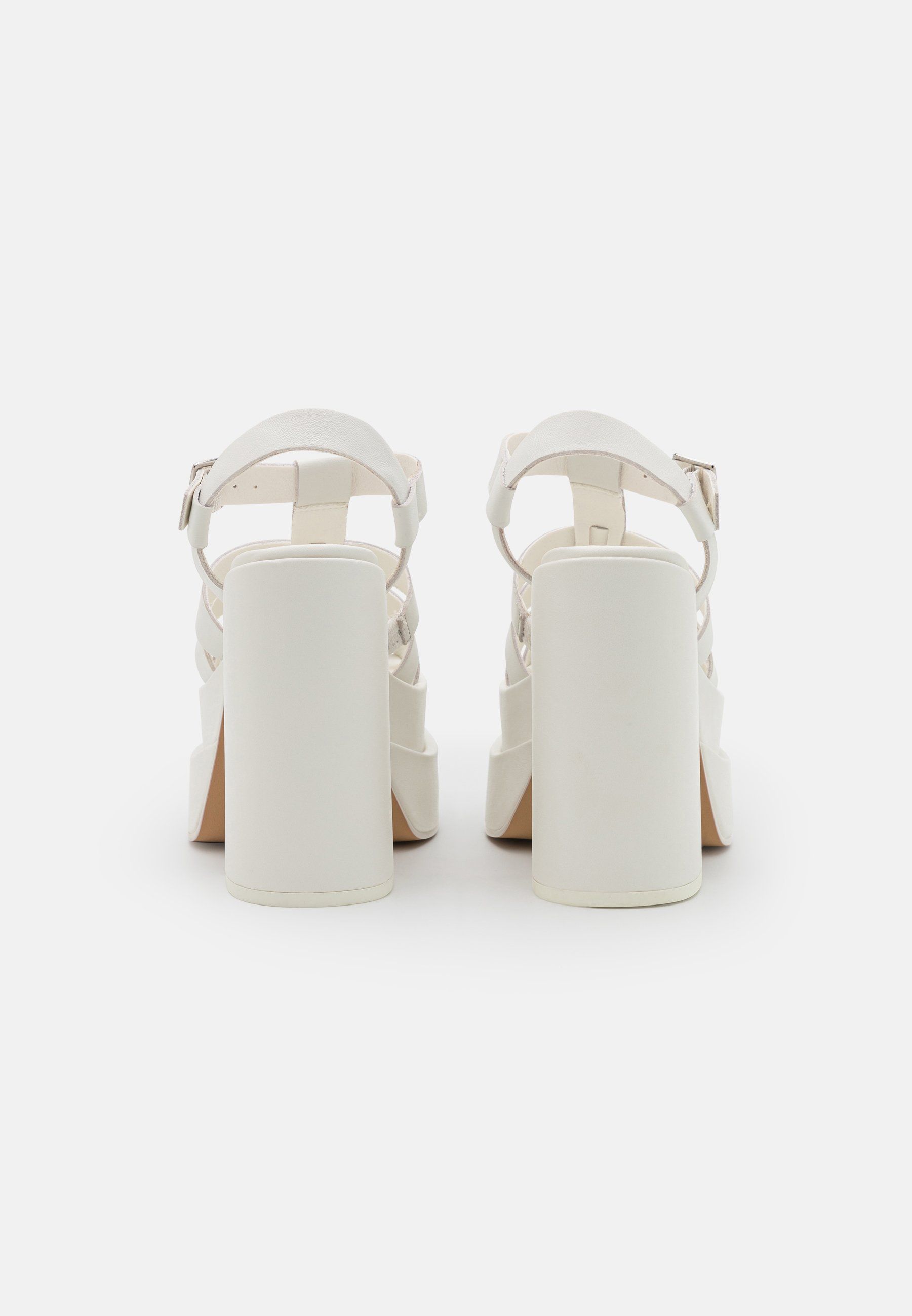 Sandały na wysokiej platformie Steve Madden 38