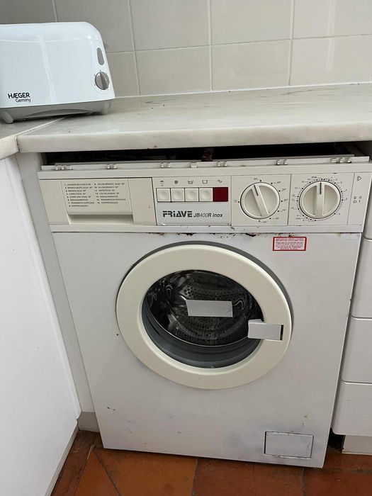 Máquina de lavar a roupa Friave JB400R inox - funciona muito bem