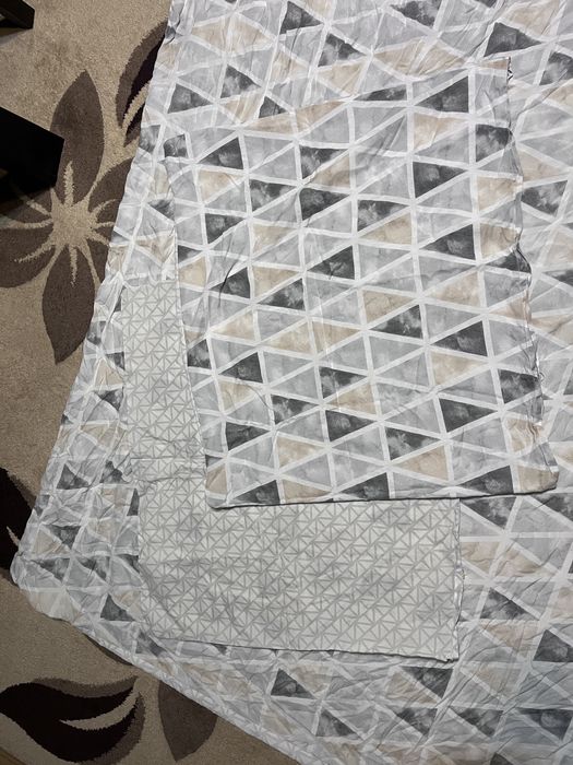 Komplet pościeli poszewki geometryczna w trójkąty szara jasna pościel