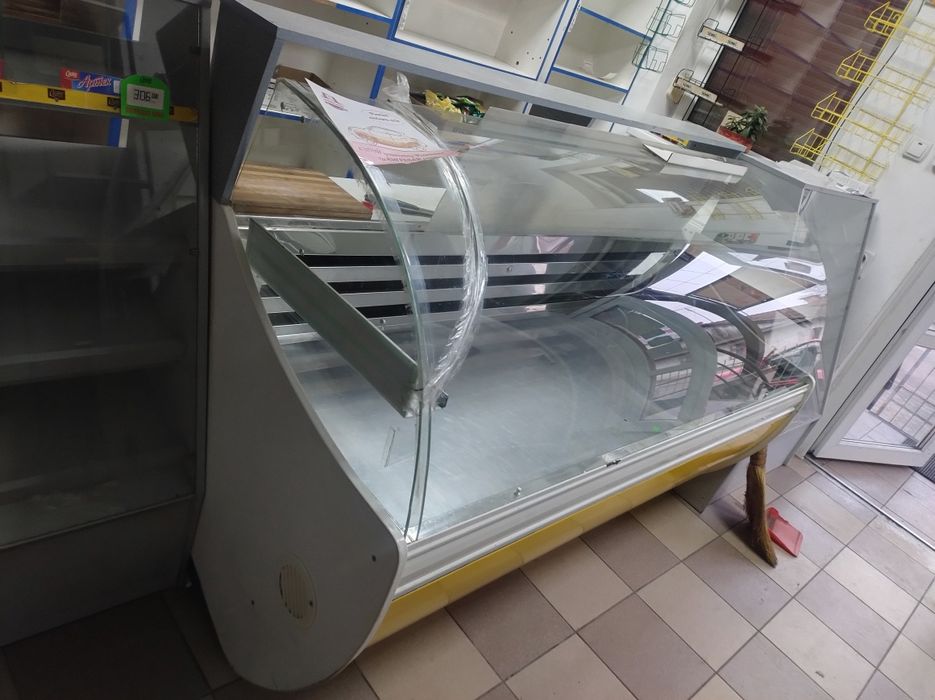 Холодильна вітрина
