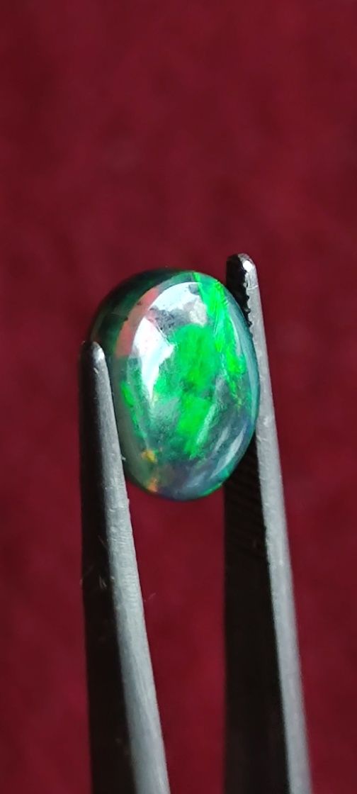 Opal naturalny 1,9 ct Black
