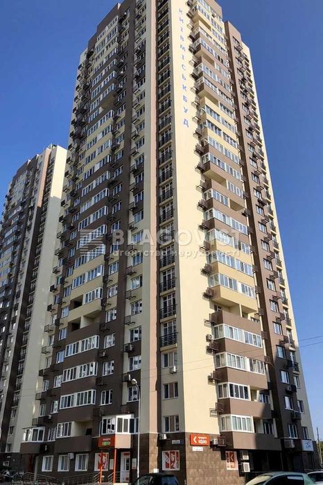Продаж 2-к квартири 70м.кв. РЕМОНТ М.Лівобережна, Аболмасова, 4