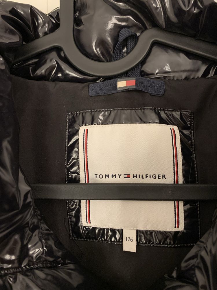Kurtka damska Tommy Hilfiger świecąca