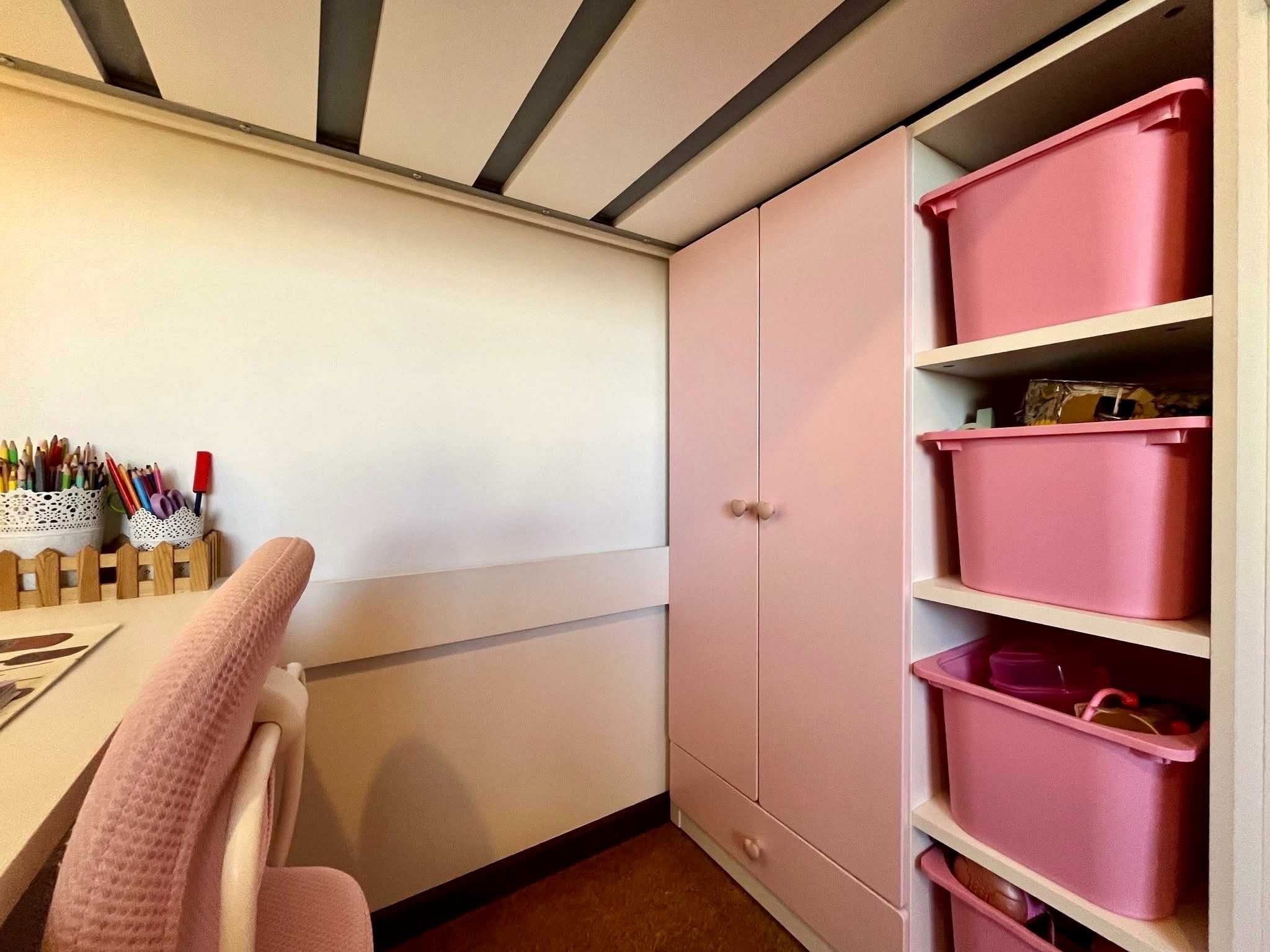 Quarto/ Estúdio c/ Cama Alta, Secretária e Roupeiro SMASTAD, como Nova