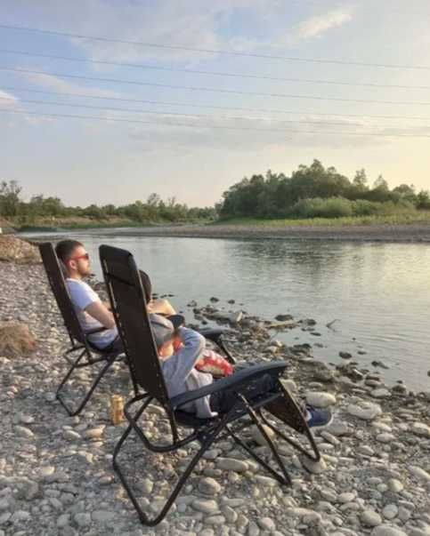 Крісло шезлонг для дачі рибальське крісло садовий стілець складний