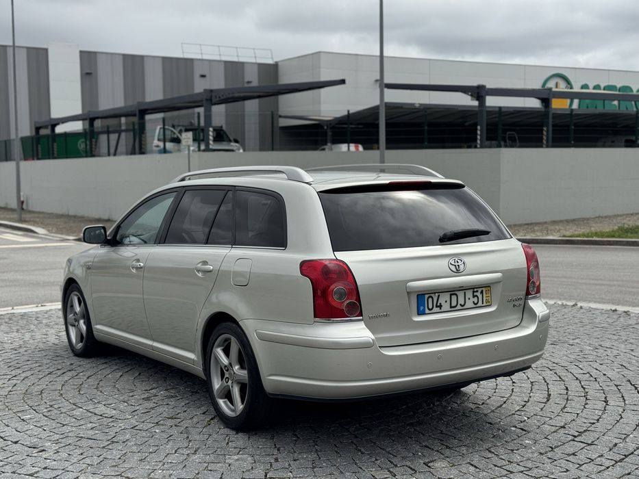 Toyota avencis 2.2 D-cat D4D full extras