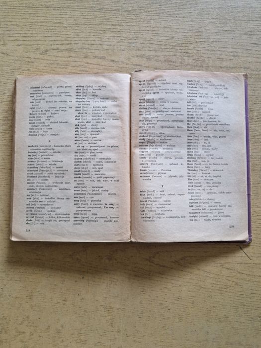 Książka podręcznik do nauki języka angielskiego