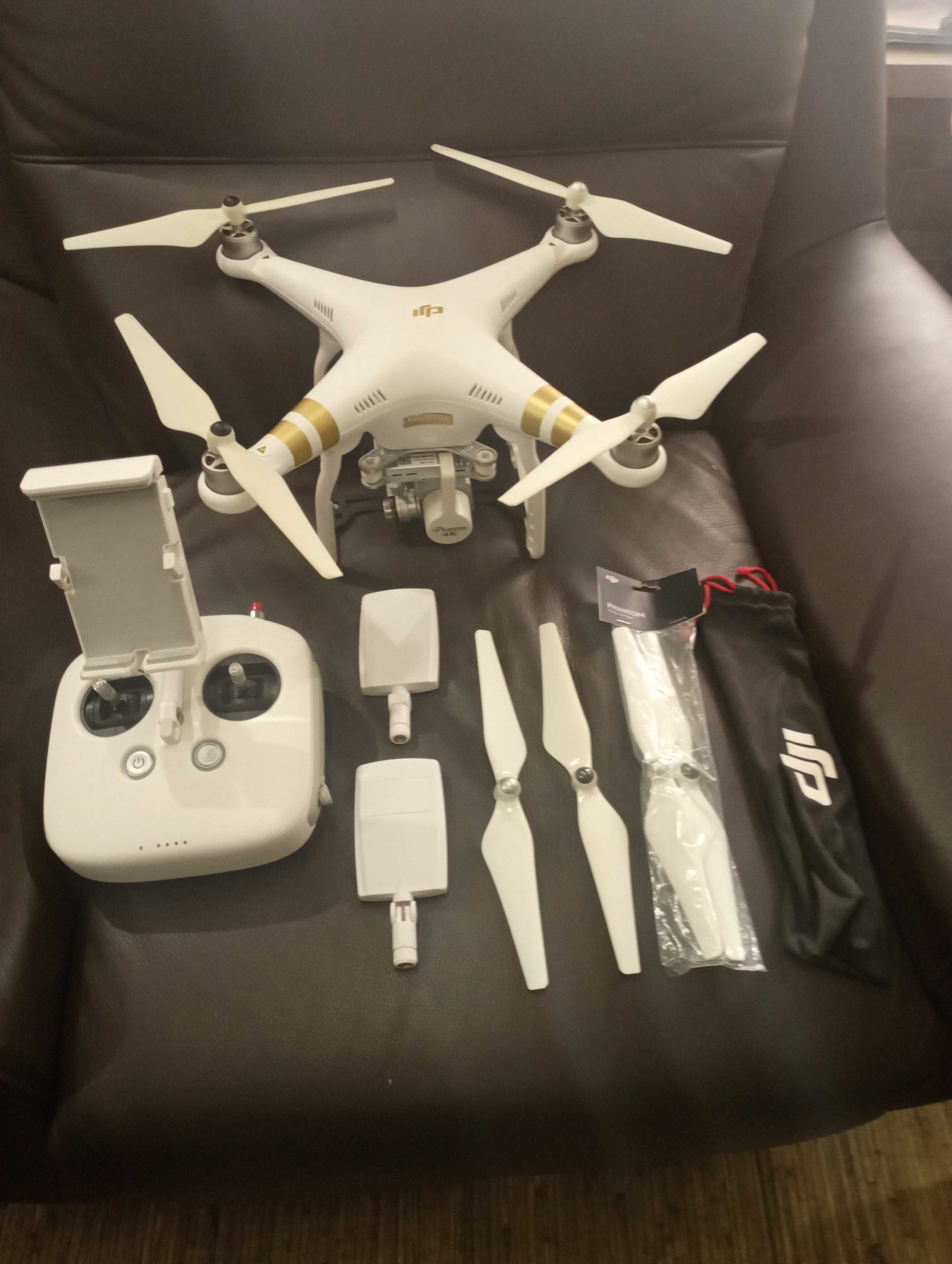 Квадрокоптер  DJI Phantom 3 Professional