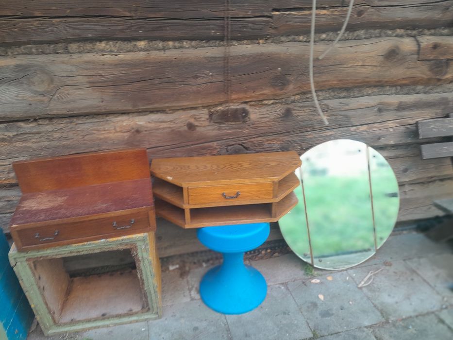 Toaletka drewniana małą